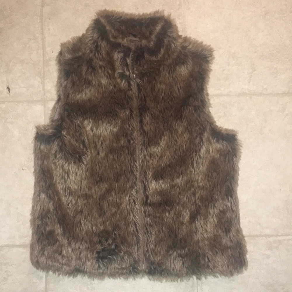 Girls Justice faux fur vest size: 16/18